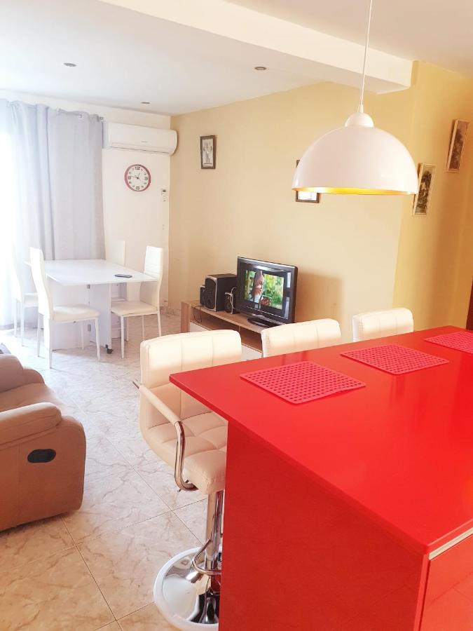 Rooms Nice And Quite Valencia Bagian luar foto