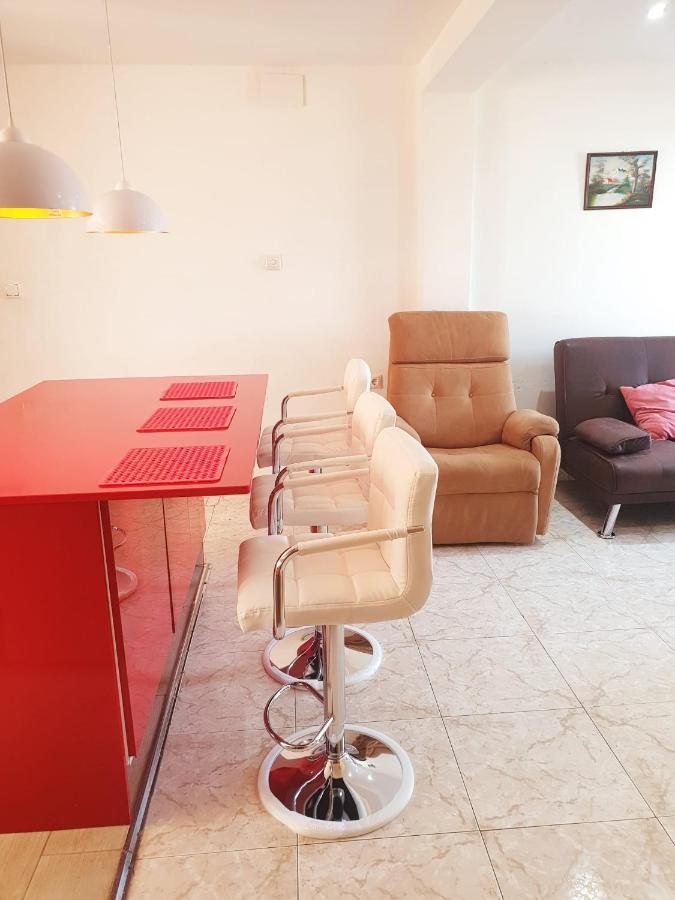Rooms Nice And Quite Valencia Bagian luar foto
